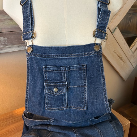 Level 99 Women’s Denim Overalls with Adjustable Straps - Picture 4 of 8